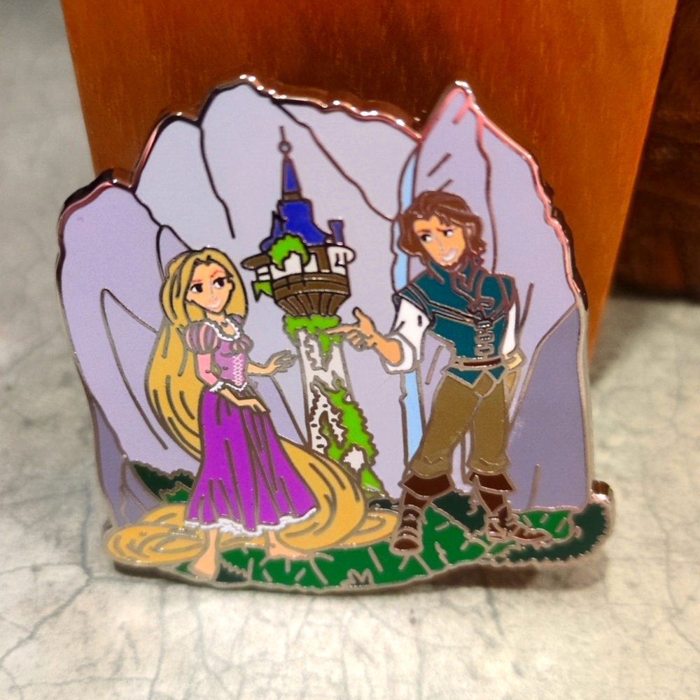 Rapunzel & Flynn Official Disney Trading Pin